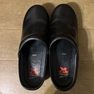Dansko Women’s 40 xp wide
